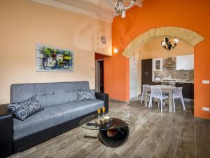 Posedenie v ubytovaní Villa Mari e Monti by Interhome