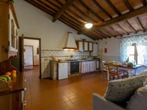 Kuchyň nebo kuchyňský kout v ubytování Apartment Lilla by Interhome