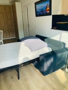 Posedenie v ubytovaní Charming 1 bedroom flat, Biarritz center with pool and car park