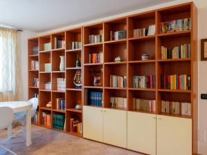 The library in A villát