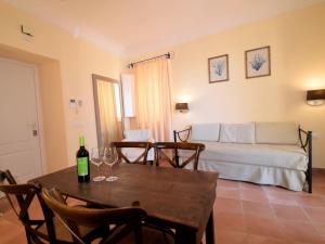 Posedenie v ubytovaní Apartment Lanterne Magiche-1 by Interhome