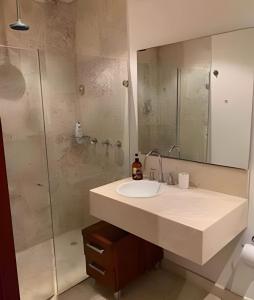 Ванная комната в 212 Cartagena Walled City Magical Apt