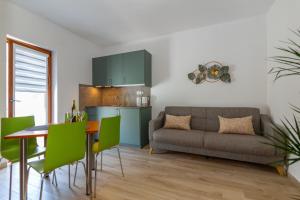 Posezení v ubytování City Center ANA Apartments