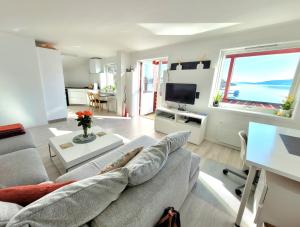 Gallery image of Beautiful panoramic apartment in Vestnes