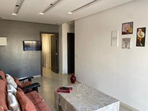 TV a/nebo společenská místnost v ubytování Martil apartment Fadaat Asaada