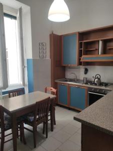 Η κουζίνα ή μικρή κουζίνα στο Traveller House