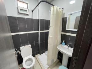 Koupelna v ubytování Martil apartment Fadaat Asaada + 15 fotografií