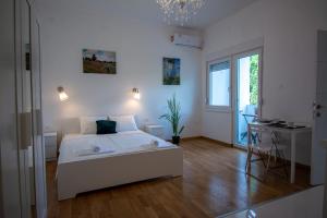 Giường trong phòng chung tại Serene Bulbuder Suite