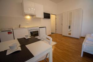 Nhà bếp/bếp nhỏ tại Serene Bulbuder Suite