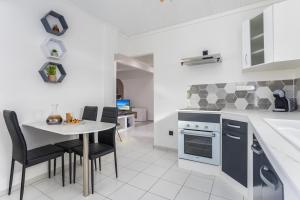 Kuchyň nebo kuchyňský kout v ubytování Foyal Toloman - Emeraude Lodge + 9 fotografií