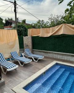 Bazén v ubytování Villa Mjora nebo v jeho okolí