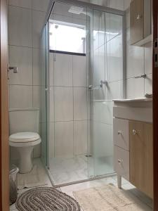 Ένα μπάνιο στο Condomínio Casa do Lago - Casas Completas