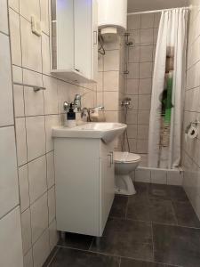 Koupelna v ubytování Apartments by the sea Trpanj, Peljesac - 16004