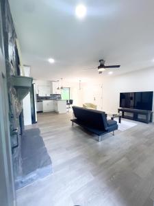 Afbeelding uit fotogalerij van Cozy Contemporary Bungalow in Decatur