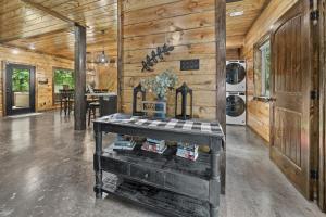 Fotografie z fotogalerie ubytování Meadows Edge Cabin v destinaci Broken Bow