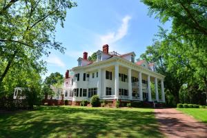 Gallery image of The Twelve Oaks Bed & Breakfast in Covington