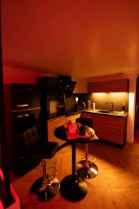 Kuchyňa alebo kuchynka v ubytovaní Stella - Appartement détente à Dieppe + 8 fotografií