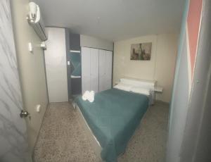 Postel nebo postele na pokoji v ubytování Grand Monseratte House