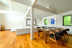 Posezení v ubytování 葉山 Syla Hotel Zushi-Hayama Pool Villa