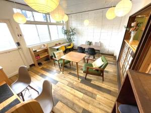 Posezení v ubytování Roost Hostel Nikko