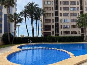 Bazén v ubytovaní Ático Bahía del Sol en Calpe con impresionantes vistas - Inmodream Calpe alebo v jeho blízkosti