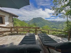 En generel udsigt til bjerge eller udsigt til bjerge taget fra feriehuset