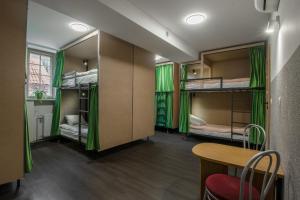 Postel nebo postele na pokoji v ubytování Happy Street Hostel