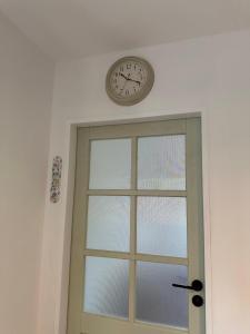 Fotografie z fotogalerie ubytování Apartmány u rybníčka v destinaci Příbraz