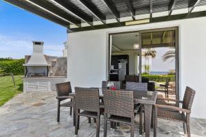 Balkón nebo terasa v ubytování Platzia Beach Villas