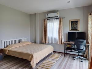 TV a/nebo společenská místnost v ubytování B&N House