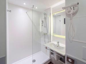 Koupelna v ubytování Ibis Styles Lille Marcq En Baroeul