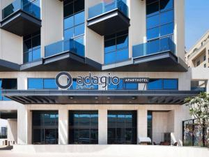 O edifício onde o aparthotel está situado