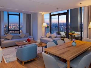 Posezení v ubytování Movenpick Living Istanbul West