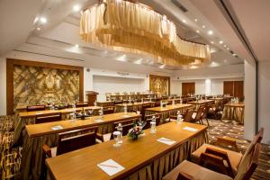 Restaurace v ubytování The Magani Hotel and Spa