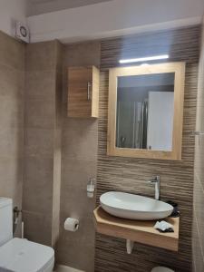 A bathroom at CALYPSO