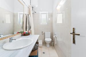 Koupelna v ubytování My resort Nikiana + 15 fotografií