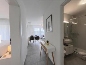Gallery image of Modern 1 Bedroom Apartment with Balcony & Parking CFAlcea in Nyon