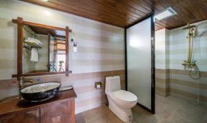 Kamar mandi di 丽江金美客栈