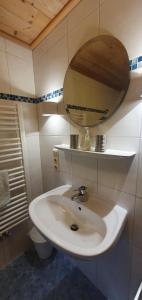 Koupelna v ubytování Gästehaus Watzmannblick + 37 fotografií
