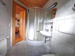 Ένα μπάνιο στο Haus Bergland +54 φωτογραφίες