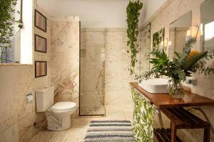 Et badeværelse på Urca Hotel + 91 billeder