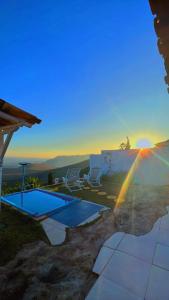 Bazén v ubytování Chalés da Pedra nebo v jeho okolí