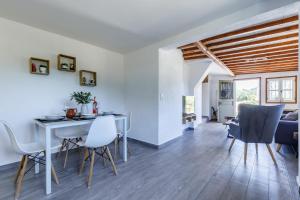 Posezení v ubytování Selini Cottage