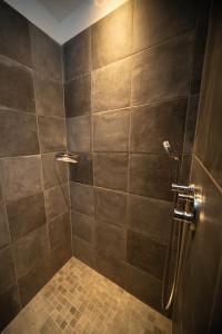 Ένα μπάνιο στο Ferienwohnung mit Seeblick