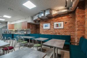 Kuchyň nebo kuchyňský kout v ubytování Happy Street Hostel