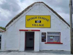 Certifikát, hodnocení, plakát nebo jiný dokument vystavený v ubytování Hollymount House Carndonagh