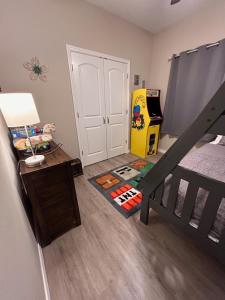New Condo No stairs, Branson Skyline, Games Arcade, Central客房内的一张或多张床位
