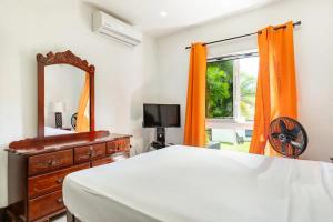 Gallery image of 2 Bed Sea View PrivBeach Free Parking in Runaway Bay +20 photos