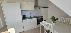 Nhà bếp/bếp nhỏ tại Central and Trade Fair near Flat