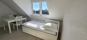 Giường trong phòng chung tại Central and Trade Fair near Flat